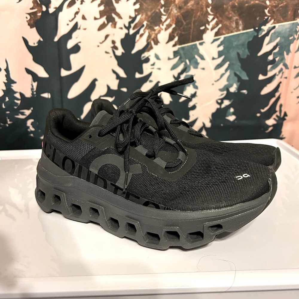 On Cloud Cloudmonsters - Black- W9